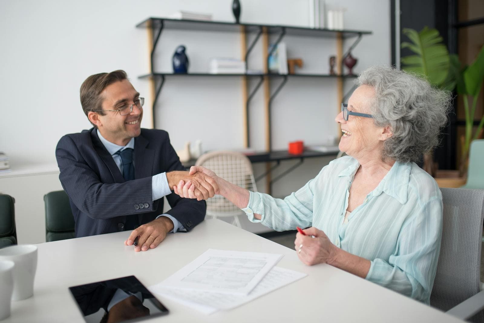 Red Flags When Hiring a Caregiver in Memphis
